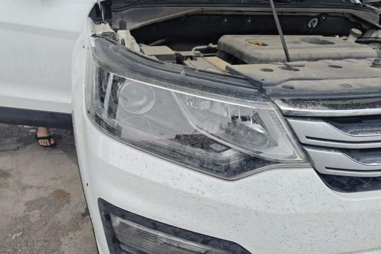 Used CHANGAN OSHAN CX70 2016 1.6L Manual Luxury Model Right Front Headlight