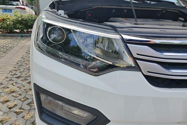 Used CHANGAN OSHAN CX70 2016 1.6L Manual Luxury Model Right Front Headlight