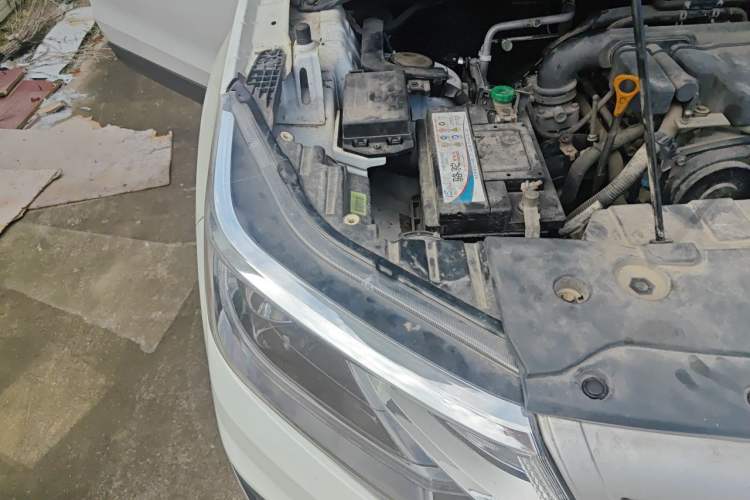 Used CHANGAN OSHAN CX70 2016 1.6L Manual Luxury Model Right Front Headlight