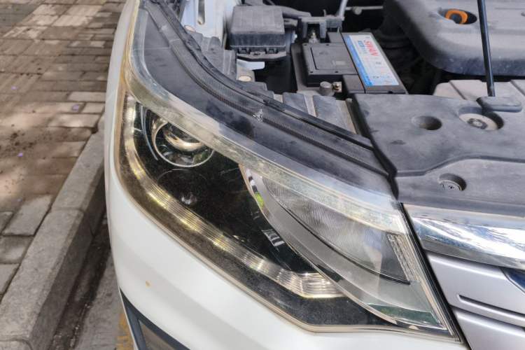 Used CHANGAN OSHAN CX70 2016 1.6L Manual Luxury Model Right Front Headlight