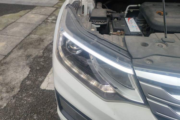 Used CHANGAN OSHAN CX70 2016 1.6L Manual Luxury Model Right Front Headlight