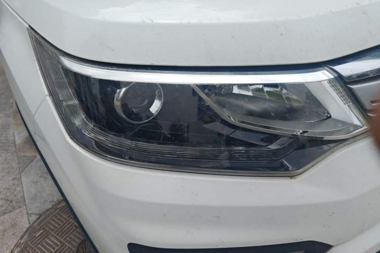 Used CHANGAN OSHAN CX70 2016 1.6L Manual Luxury Model Right Front Headlight