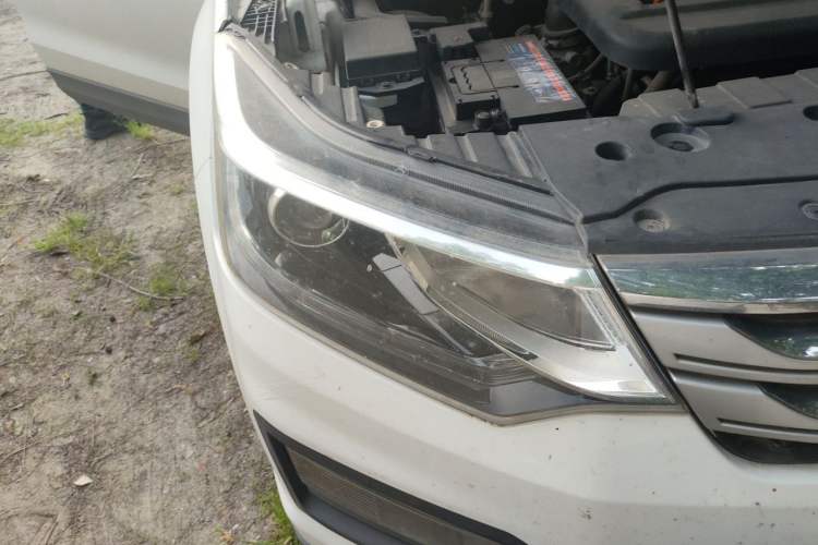 Used CHANGAN OSHAN CX70 2016 1.6L Manual Luxury Model Right Front Headlight