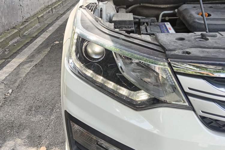 Used CHANGAN OSHAN CX70 2016 1.6L Manual Luxury Model Right Front Headlight