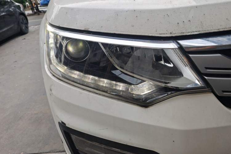 Used CHANGAN OSHAN CX70 2016 1.6L Manual Luxury Model Right Front Headlight