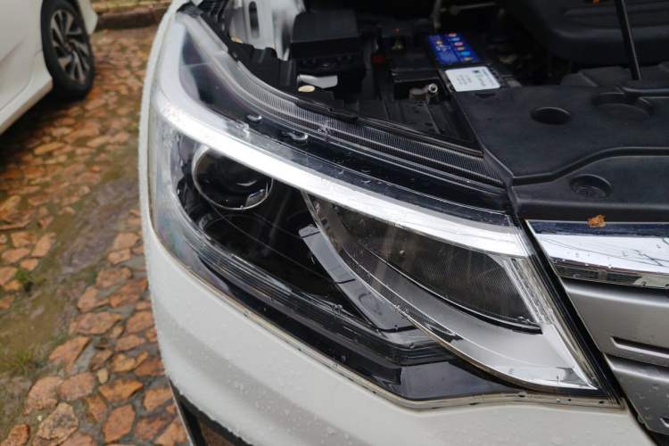 Used CHANGAN OSHAN CX70 2016 1.6L Manual Comfort Model Right Front Headlight