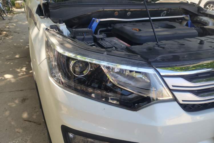 Used CHANGAN OSHAN CX70 2016 1.6L Manual Luxury Model Right Front Headlight