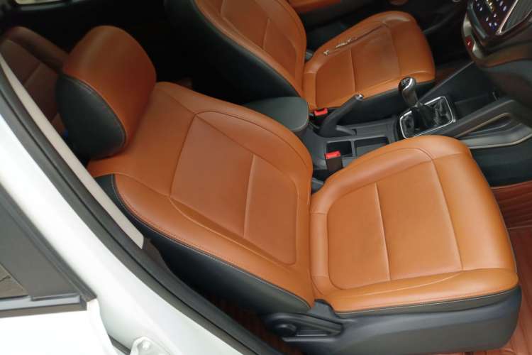 Used CHANGAN OSHAN CX70 2016 1.6L Manual Luxury Model Right Front Seat