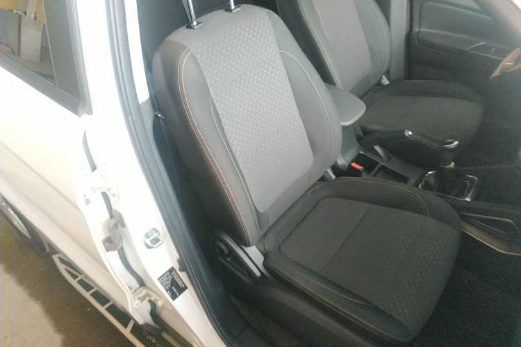 Used CHANGAN OSHAN CX70 2016 1.6L Manual Comfort Model Right Front Seat