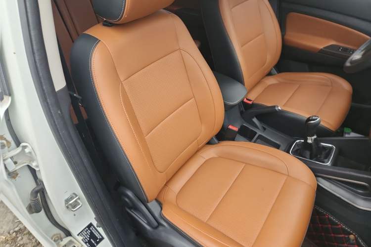 Used CHANGAN OSHAN CX70 2016 1.6L Manual Luxury Model Right Front Seat