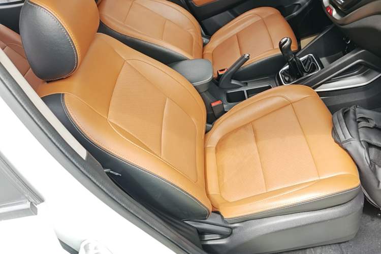 Used CHANGAN OSHAN CX70 2016 1.6L Manual Luxury Model Right Front Seat