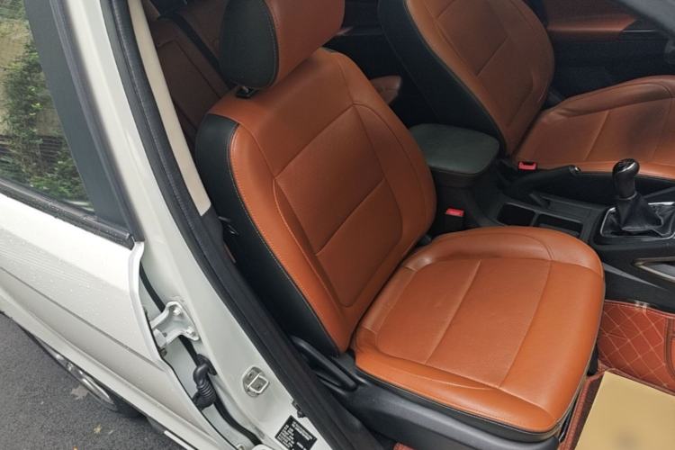 Used CHANGAN OSHAN CX70 2016 1.6L Manual Luxury Model Right Front Seat