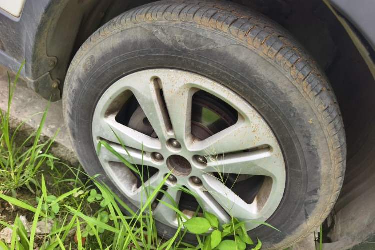Used CHANGAN OSHAN CX70 2016 1.6L Manual Luxury Model Right Front Wheel Hub