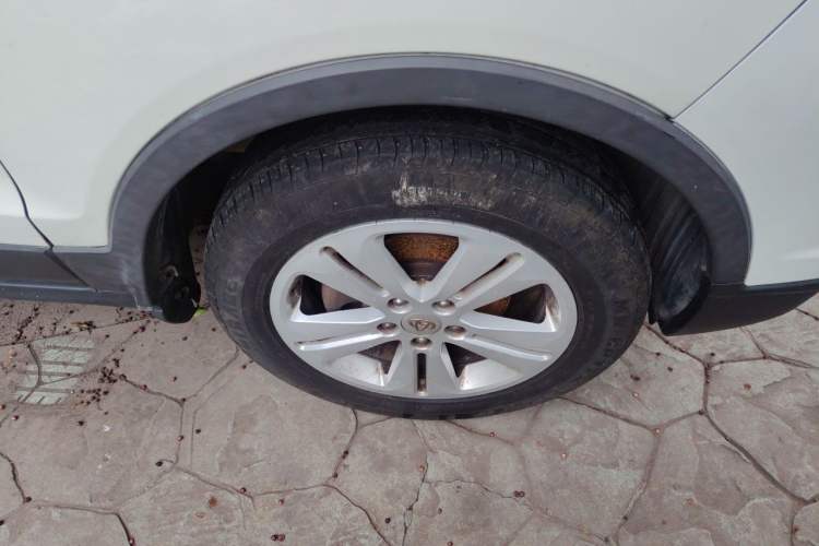 Used CHANGAN OSHAN CX70 2016 1.6L Manual Luxury Model Right Front Wheel Hub