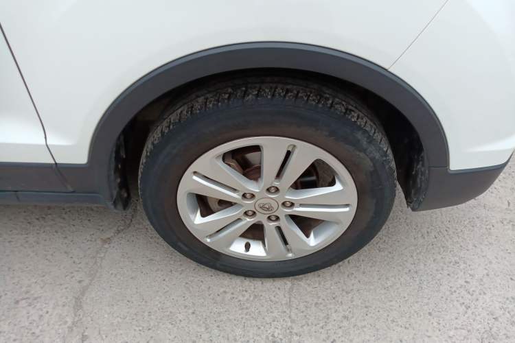 Used CHANGAN OSHAN CX70 2016 1.6L Manual Luxury Model Right Front Wheel Hub