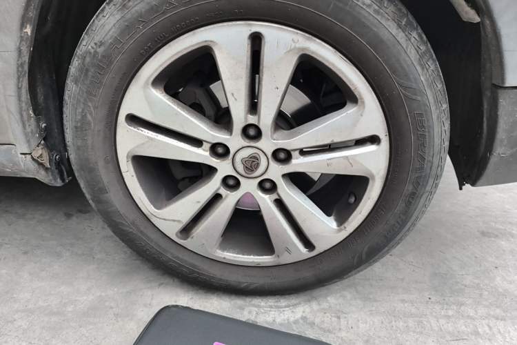 Used CHANGAN OSHAN CX70 2016 1.6L Manual Luxury Model Right Front Wheel Hub