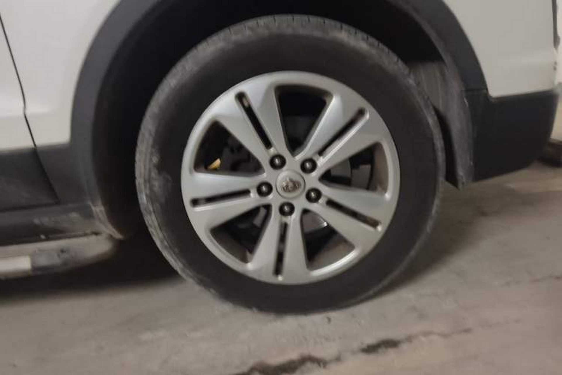 Used CHANGAN OSHAN CX70 2016 1.6L Manual Luxury Model Right Front Wheel Hub
