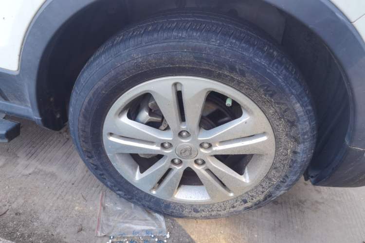 Used CHANGAN OSHAN CX70 2016 1.6L Manual Luxury Model Right Front Wheel Hub
