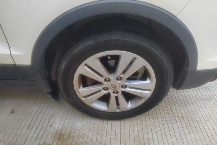 Used CHANGAN OSHAN CX70 2016 1.6L Manual Luxury Model Right Front Wheel Hub