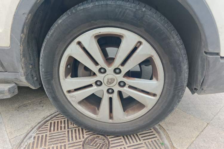 Used CHANGAN OSHAN CX70 2016 1.6L Manual Luxury Model Right Front Wheel Hub
