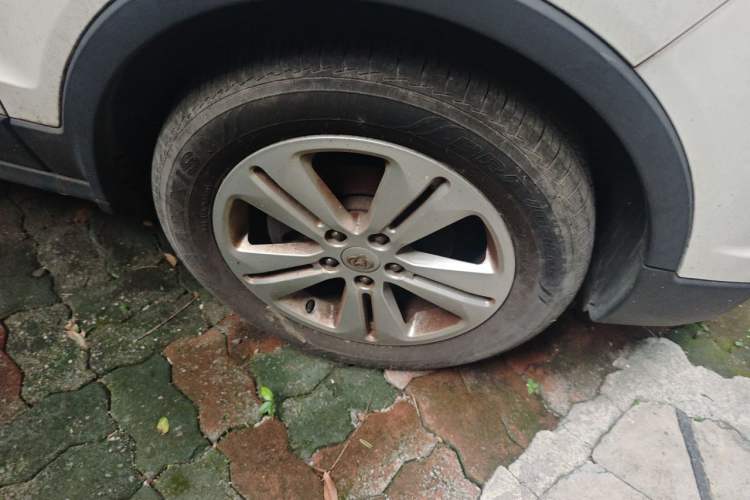 Used CHANGAN OSHAN CX70 2016 1.6L Manual Luxury Model Right Front Wheel Hub