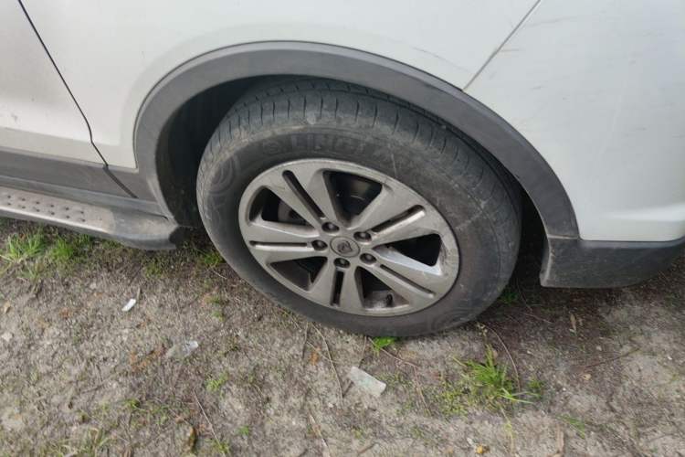 Used CHANGAN OSHAN CX70 2016 1.6L Manual Luxury Model Right Front Wheel Hub