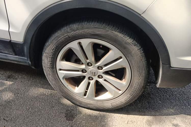 Used CHANGAN OSHAN CX70 2016 1.6L Manual Luxury Model Right Front Wheel Hub