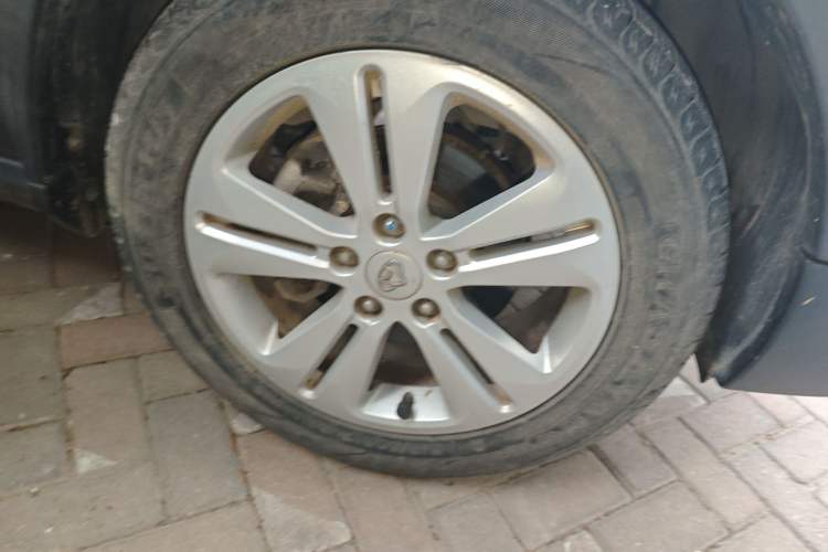Used CHANGAN OSHAN CX70 2016 1.6L Manual Luxury Model Right Front Wheel Hub