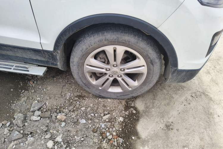 Used CHANGAN OSHAN CX70 2016 1.6L Manual Luxury Model Right Front Wheel Hub
