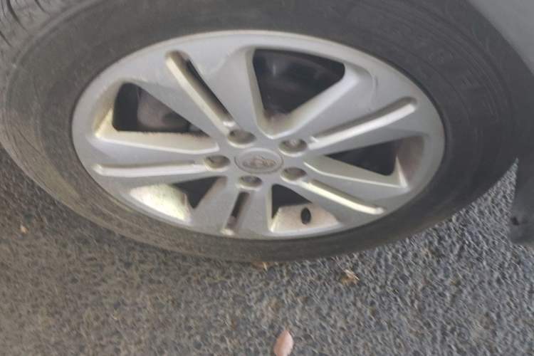 Used CHANGAN OSHAN CX70 2016 1.6L Manual Sport Model Right Front Wheel Hub