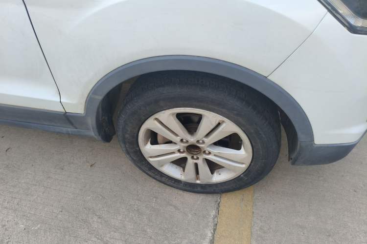 Used CHANGAN OSHAN CX70 2016 1.6L Manual Luxury Model Right Front Wheel Hub