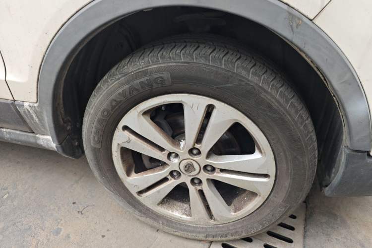 Used CHANGAN OSHAN CX70 2016 1.6L Manual Luxury Model Right Front Wheel Hub