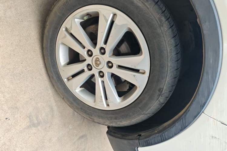 Used CHANGAN OSHAN CX70 2016 1.6L Manual Luxury Model Right Front Wheel Hub