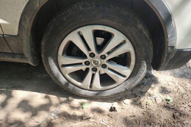 Used CHANGAN OSHAN CX70 2016 1.6L Manual Luxury Model Right Front Wheel Hub