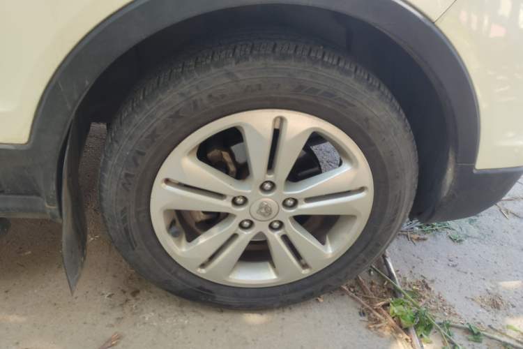 Used CHANGAN OSHAN CX70 2016 1.6L Manual Luxury Model Right Front Wheel Hub