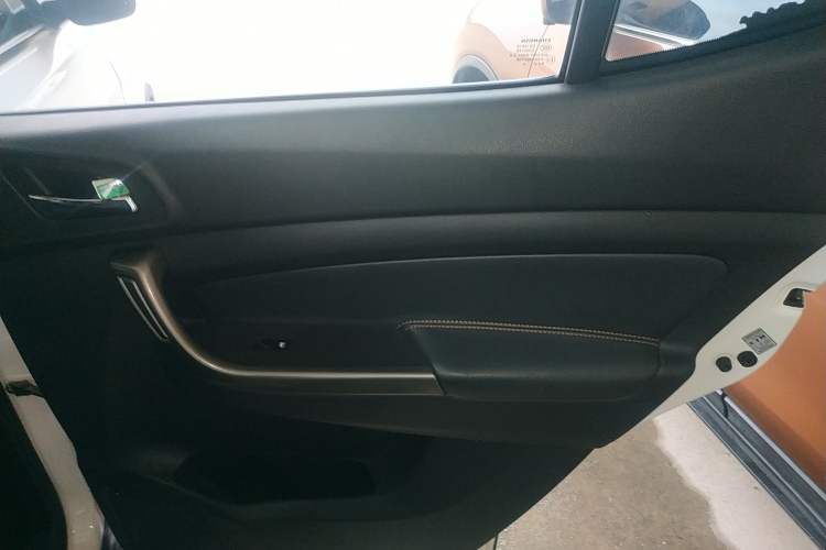 Used CHANGAN OSHAN CX70 2016 1.6L Manual Comfort Model Right Rear Door Interior