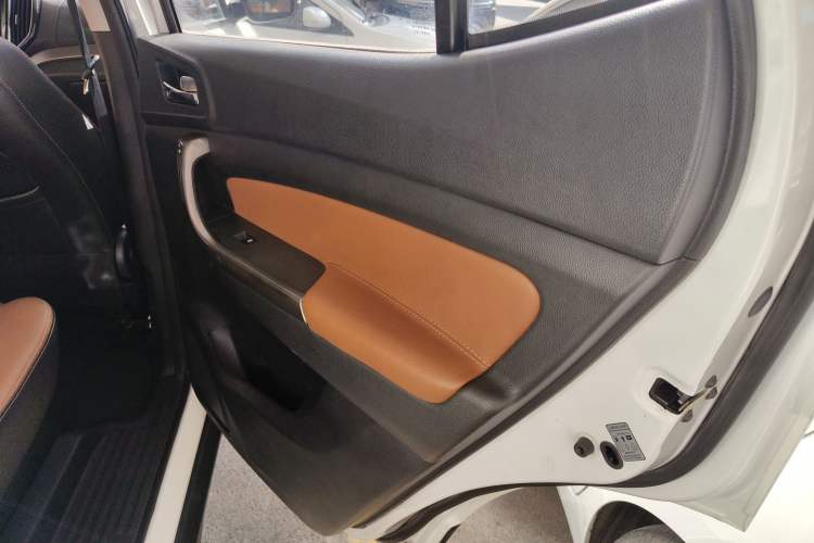 Used CHANGAN OSHAN CX70 2016 1.6L Manual Luxury Model Right Rear Door Interior
