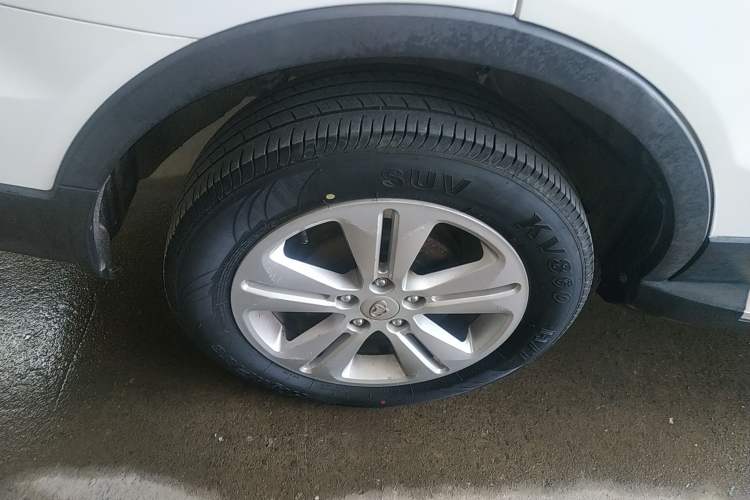 Used CHANGAN OSHAN CX70 2016 1.6L Manual Comfort Model Right Rear Wheel Hub