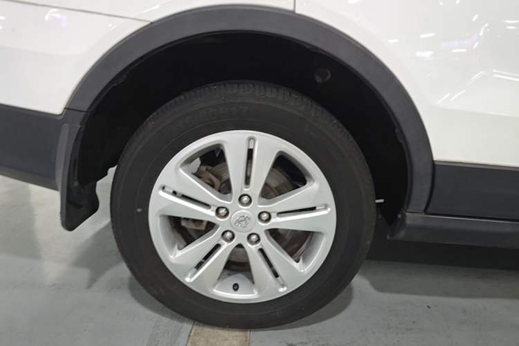 Used CHANGAN OSHAN CX70 2016 1.6L Manual Luxury Model Right Rear Wheel Hub