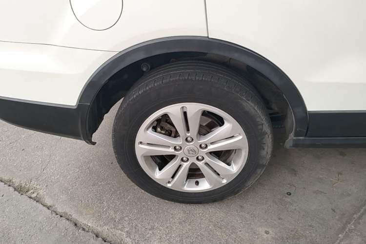 Used CHANGAN OSHAN CX70 2016 1.6L Manual Luxury Model Right Rear Wheel Hub