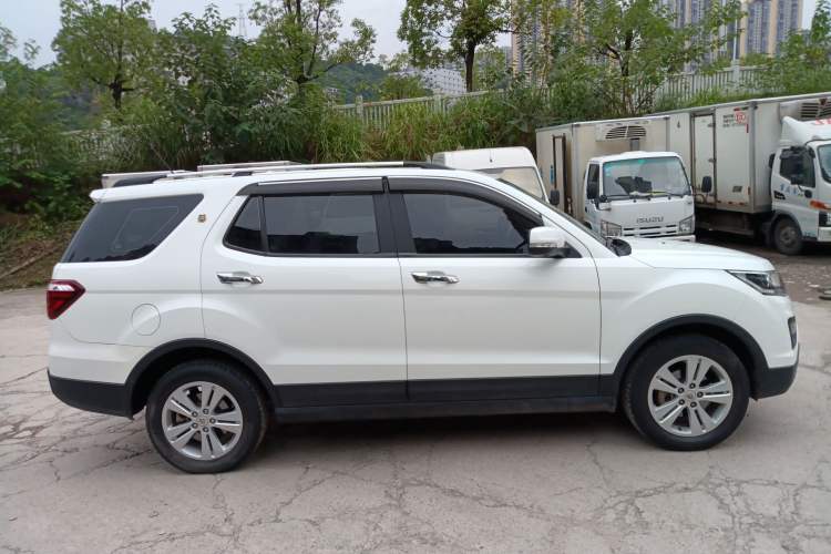 Used CHANGAN OSHAN CX70 2016 1.6L Manual Luxury Model Right Side