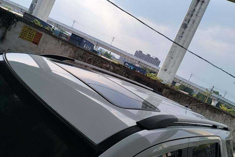 Used CHANGAN OSHAN CX70 2016 1.6L Manual Luxury Model Roof