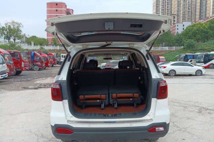 Used CHANGAN OSHAN CX70 2016 1.6L Manual Luxury Model Trunk