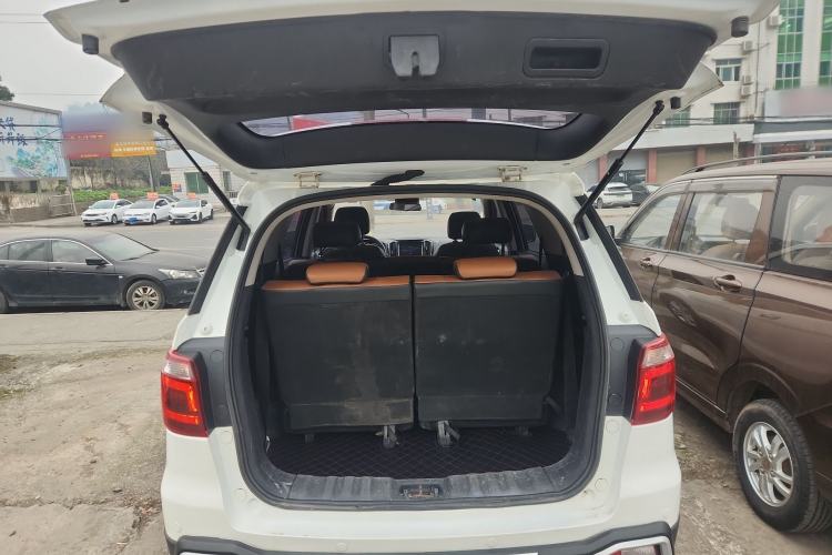 Used CHANGAN OSHAN CX70 2016 1.6L Manual Luxury Model Trunk
