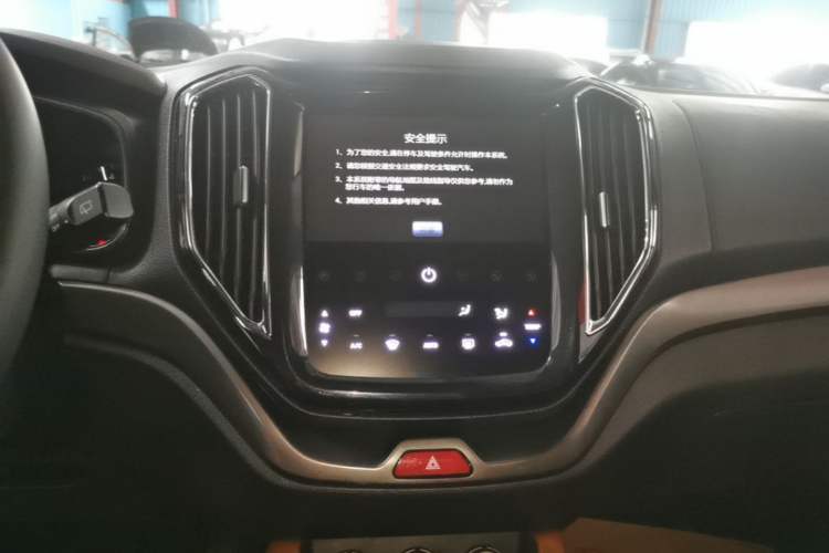 Used CHANGAN OSHAN CX70 2017 CX70T 1.5T Automatic Zunqing Edition Audio And AC Panel