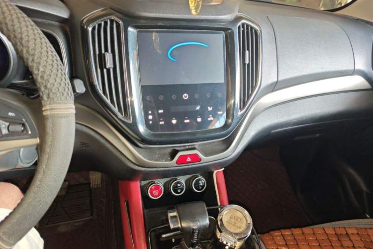 Used CHANGAN OSHAN CX70 2017 CX70T 1.5T Automatic Zunqing Edition Audio And AC Panel