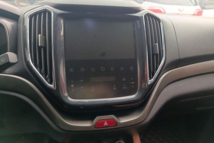 Used CHANGAN OSHAN CX70 2017 Facelifted CX70T 1.5T Manual High-Performance Edition Audio And AC Panel