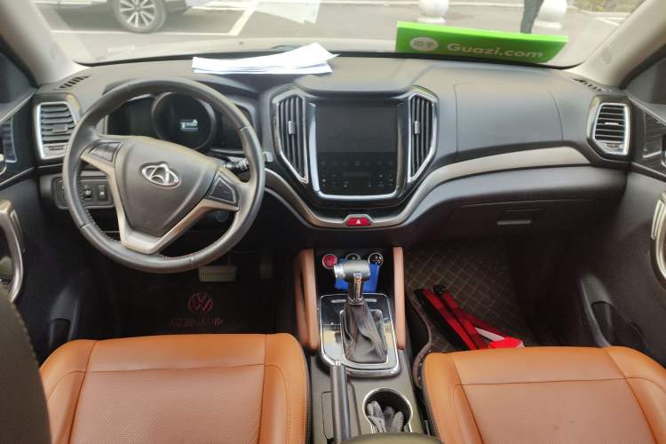 Used CHANGAN OSHAN CX70 2017 CX70T 1.5T Automatic Luxury Edition Center Console