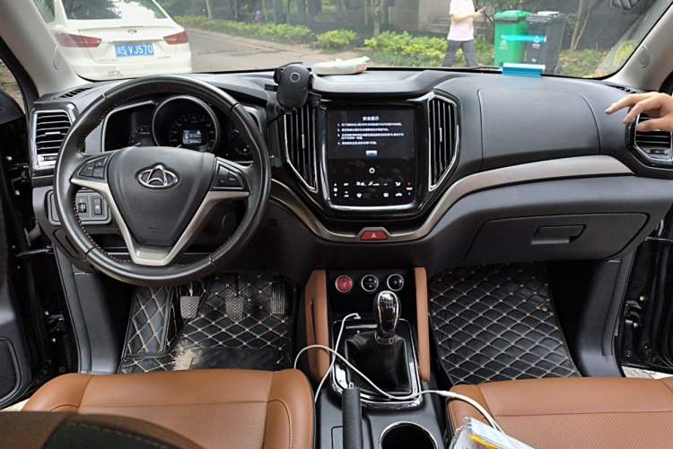 Used CHANGAN OSHAN CX70 2017 CX70T 1.5T Manual High-Performance Edition Center Console