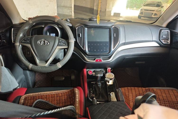 Used CHANGAN OSHAN CX70 2017 CX70T 1.5T Automatic Zunqing Edition Center Console